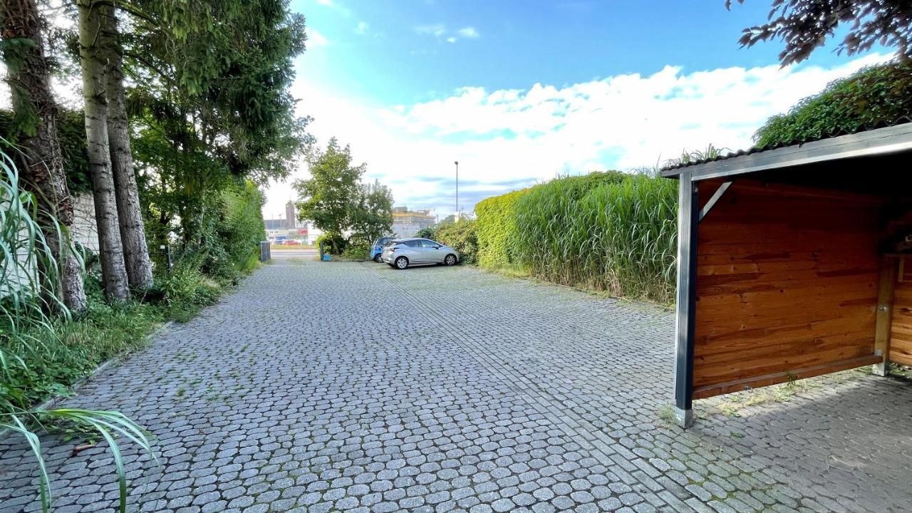 4ZKB Donnerschwee mit Erker nähe Bahnhof, zwei Badezimmer und Parkplätze Oldenburg Exterior foto